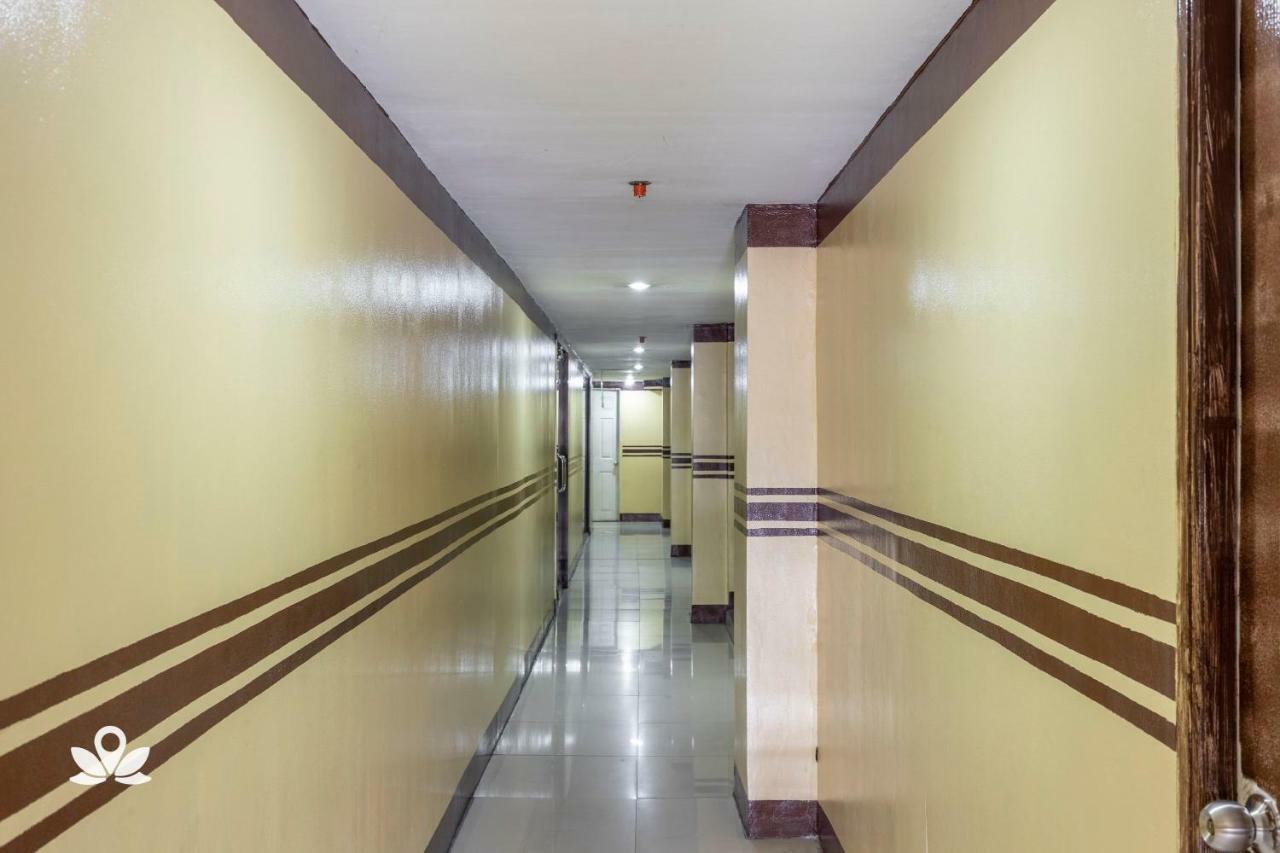 New York Hotel Miami Quezon City Exterior foto